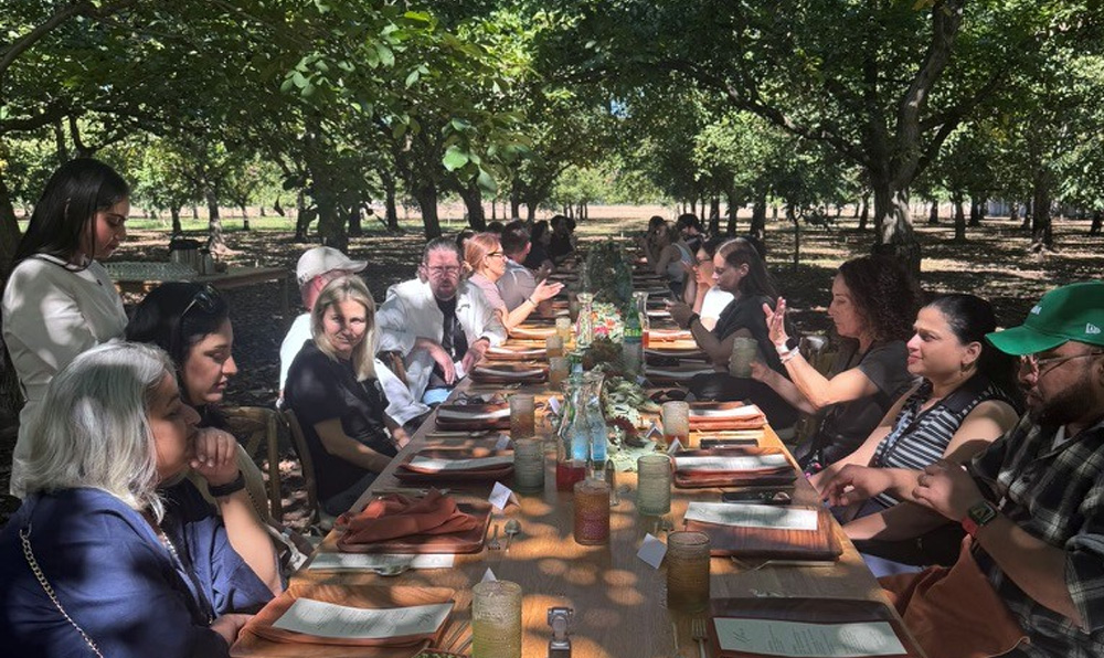 Lunch zwischen Walnussbäumen