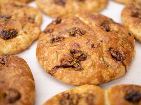 Walnuss-Focaccia mit Salted Caramel